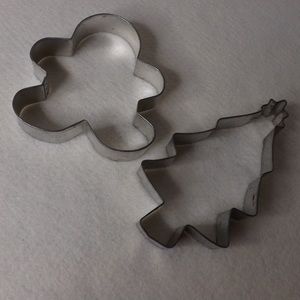 🎄SALE🎄Large Cookie Cutters- Set Of 2 (Holiday Themed)